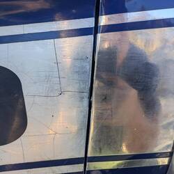 Abstand passt und sowohl Türe wie Ende Kotflügel ist wieder gerichtet.