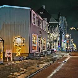 The walk home...Christmas is in the air