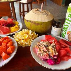 es gab kein Frühstück im Hotel von daher besorgte ich es für uns selber endlich mal ordentlich Obst.