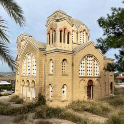 Der Weg zum nördlichsten Punkt, führt vorbei an nicht mehr genutzte Kirchen, und..