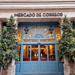 Eine Markthalle in der alten Hauptpoststelle