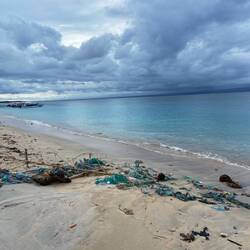 Überall so viel Müll. Und erstaunlicherweise Mega viele tote Korallen