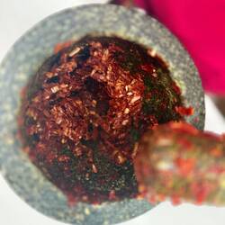 So wird rote Thai Currypaste hergestellt