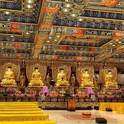 Inside The Hall of Ten Thousand Buddhas.