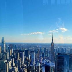 Vom 'Edge NYC' aus das Empire State Bildung entdeckt. Und wer sieht mich in der Spiegelung?