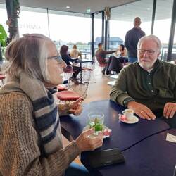 Sylvie in deep discussion with Bas