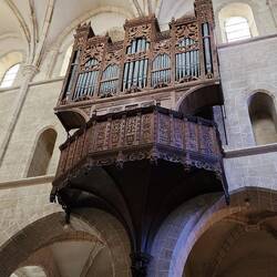 Pipe Organ Renaissance case & 200 pipes from 1501
