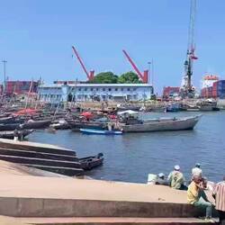 am Hafen von Sansibar City