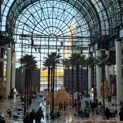 Brookfield Place inklusive Santa Claus