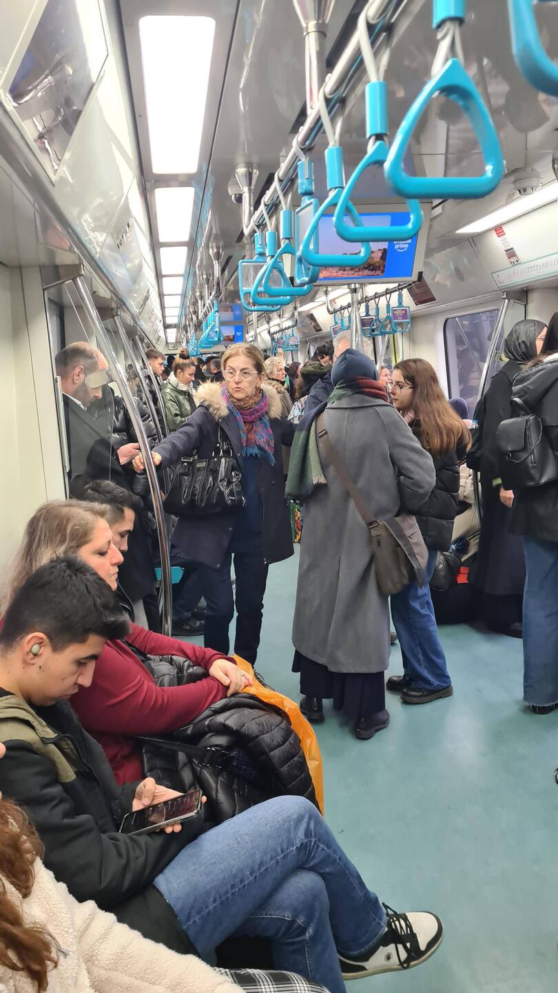 Die S-Bahn (Marmaray) wird in Google Maps nicht erwähnt, dabei so praktisch