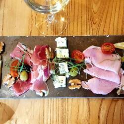 Cold platter with Argentinian products.