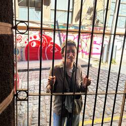 Laura imprigionata (o solo stanchezza)?