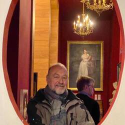 Wal enjoying the Bayeux history museum