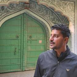 Gepflegter Guide und gepflegtes Haveli