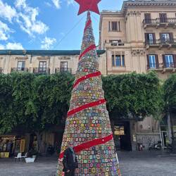 Advent: Weihnachtsbaum aus gehäkelten Quadraten