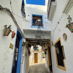 blau-weiß getüncht