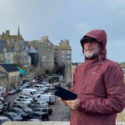 Saint Malo - Even Wal is feeling the cold