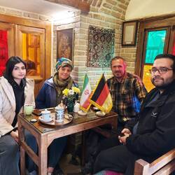 Treffen unter Diplomaten. Sonst wurde auch gelacht😉