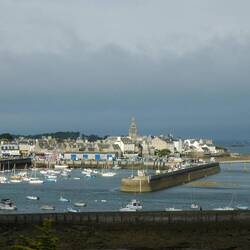 Roscoff harbour on a cold morning