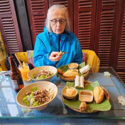 Lunch at the “Hidden Gem Café”