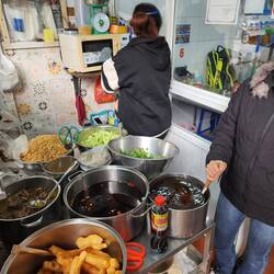 The “Mien Luon Dong Thish” eel bar kitchen