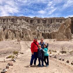 Devant la ville de sable