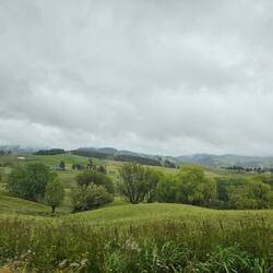 Wolkenverhangene Landschaften