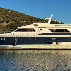 LP Yacht, steht seit 10 Jahren dort und dieses Mal bin ich nicht hingeschwommen!