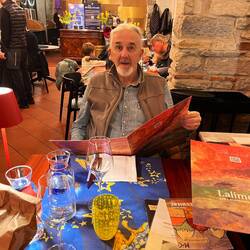 Aber in diesem wunderbaren Restaurant änderte sich seine Stimmung