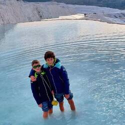 L'eau est naturellement chauffée à 36 °C.