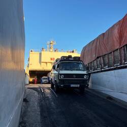 Rückwärts fahren über die Rampe