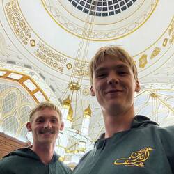in de witte mosque in brunei
