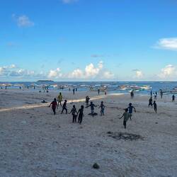 Abends ist überall richtig was los am Strand