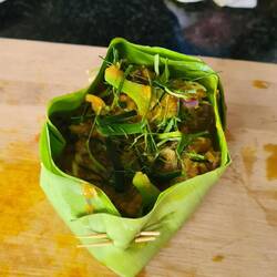 ...und alles ins Bananenblattschächtelchen