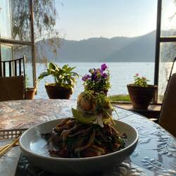 Abendessen am Phewa See in Pokhara