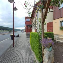Links unten die Elbe - rechts die höchsten Pegelstände