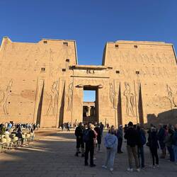 Tor/Vormauer des Tempels