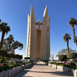 Freundschafts-Denkmal - der Damm wurde mit Hilfe der Russen erstellt