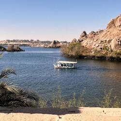 Mit so einem Boot sind wir gefahren - es gibt davon unzählige, da wird Buchgeführt, wer dran war ...