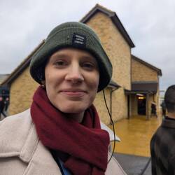 Der Kopfhörer des Audio Guides + Mütze = naja, funny aber wenig hot