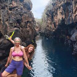 Las grietas; grateful for Colette being a fab guide and offering to take us there 🙂