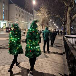 Die Briten können so herrlich schrullig sein 😍