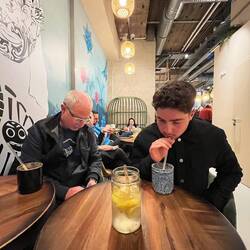 M's pumpkin spiced latte, R's hot chocolate & my L&P