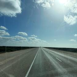 Straße und Landebahn in einem 😃