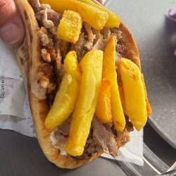 Pits um 3,50€ vom Aroma Café