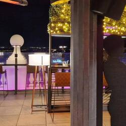 Rooftop Bar im 27. Stock