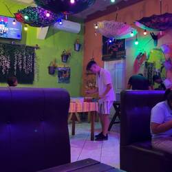 Selbstbedienung der Saucen