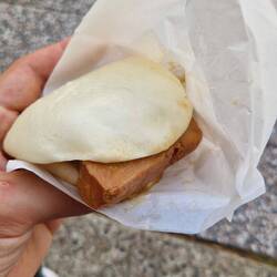 Kakuni manju (petit pain au porc, spécialité de Nagasaki)