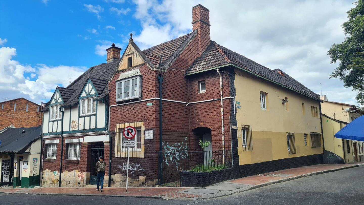 Traditional English architecture
