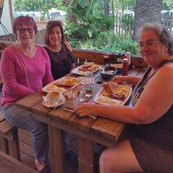 Tuesday morning breakfast at Texas Grill with Saskia and Sue.